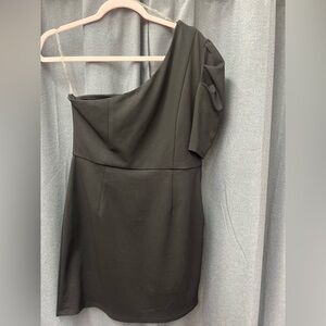 Elegant Black One-Shoulder Dress